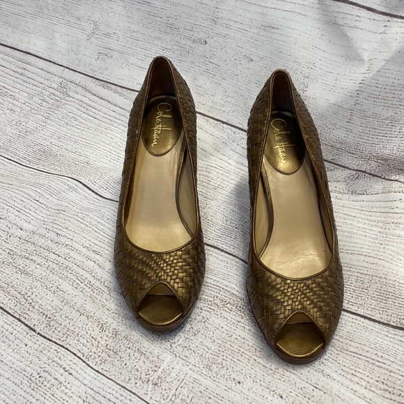 COLE HAAN GENEVIEVE TOE PUMP Muted Metallic Gold 3” Heels 0.5” Platform size 9 main image 7